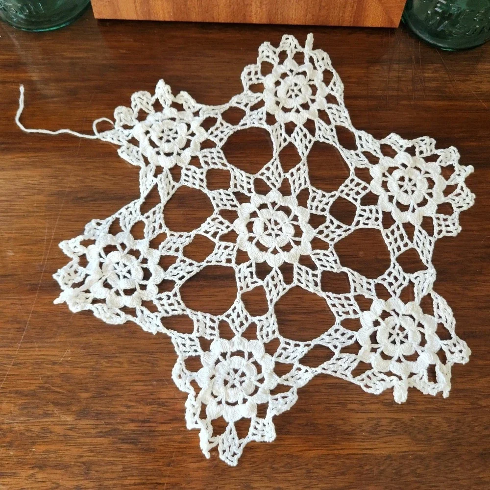Two‎ Vintage New Hand Crocheted White 14